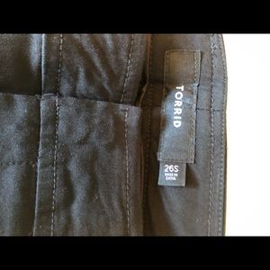 Torrid 26 short slacks